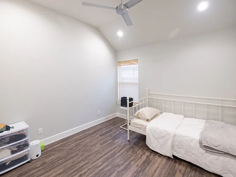 4618 Ebbets Dr — Photo 11