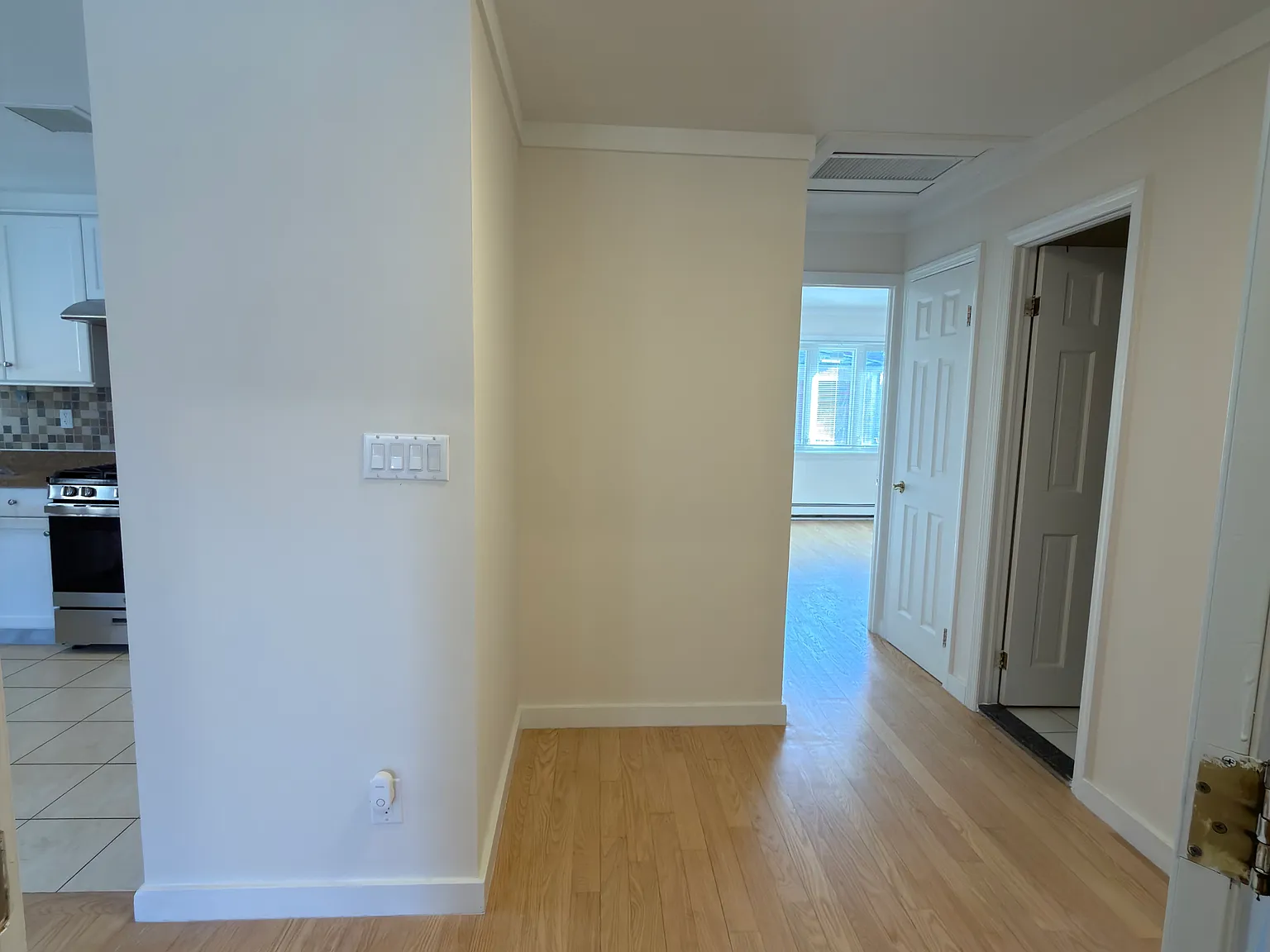 3 bed, 1300 sqft, $1,600 — Photo 3