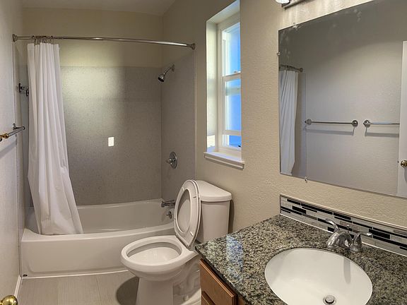 2nd image of 184 Truckee Ln
