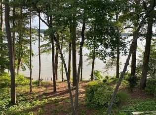 609 Haystack Landing Rd, Newport News, VA 23602