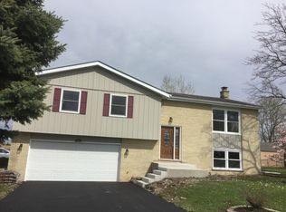 539 N Kenmore Ave, Addison, IL 60101