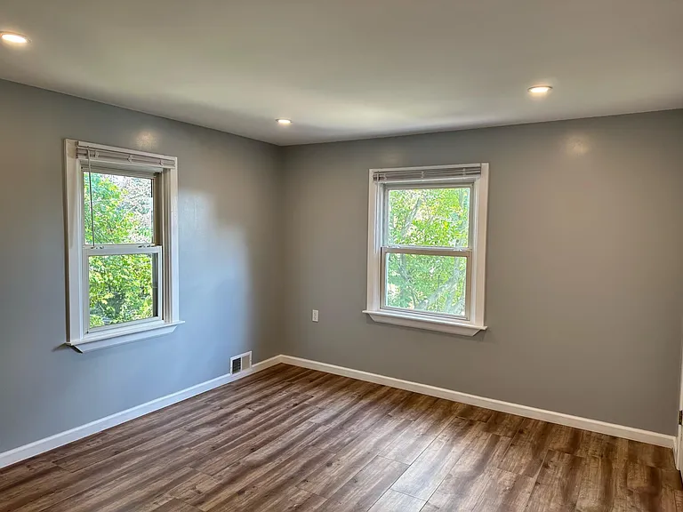 750 S Springfield Ave — Photo 16