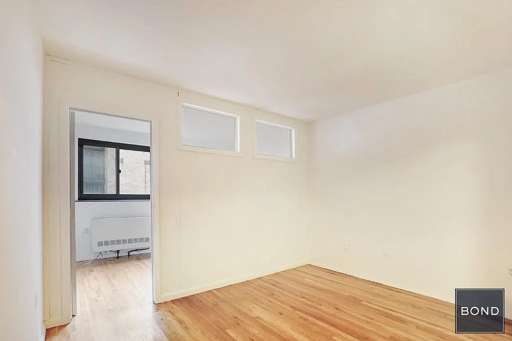 214 East 24th Street — Photo 4