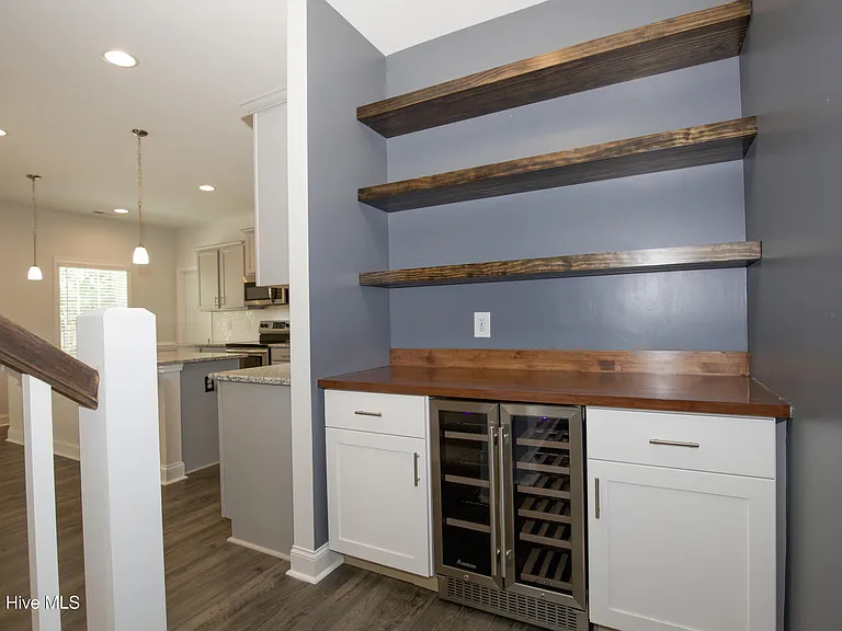 660 Avenue Of The Carolinas — Photo 21