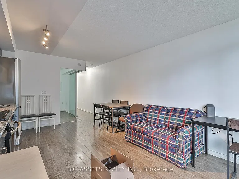 36 Lisgar St #518E — Photo 14