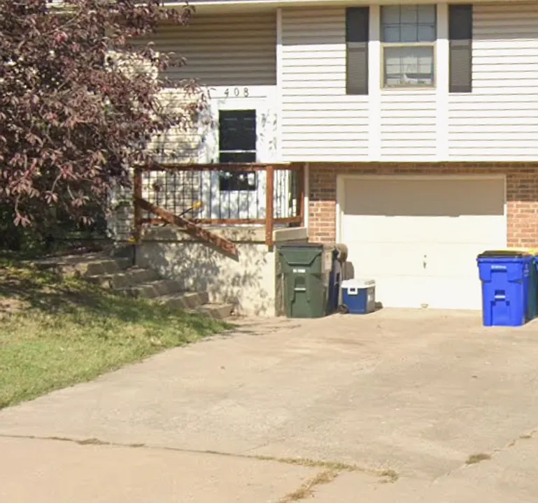 408 NE Ash Ct