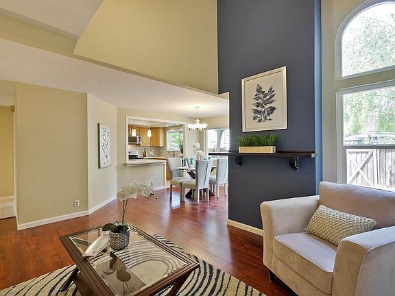 3rd image of 1556 Camden Village Cir