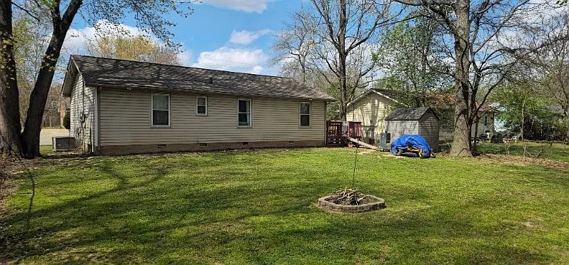 3 bed, 1.5 bath, 1091 sqft, $1,295 — Photo 3