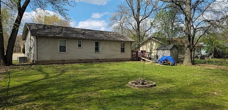 575 Bridgette Dr — Photo 3
