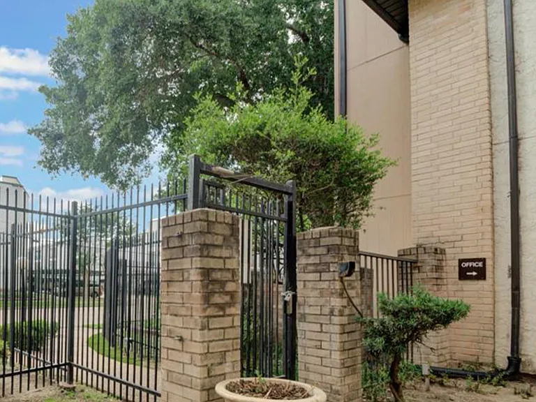 8419 Hearth Dr #23 — Photo 38