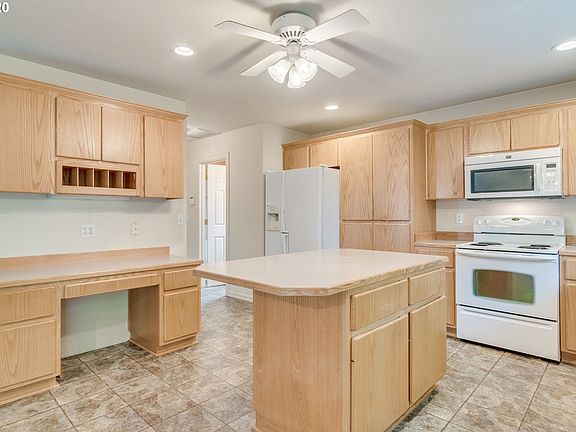 2nd image of 9602 NE 21st Pl