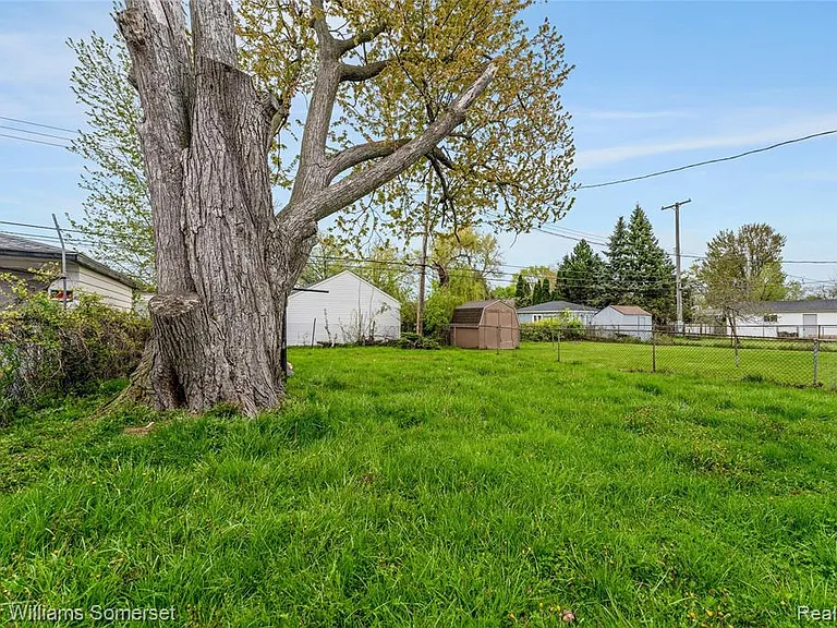 24646 Tuscany Ave — Photo 28