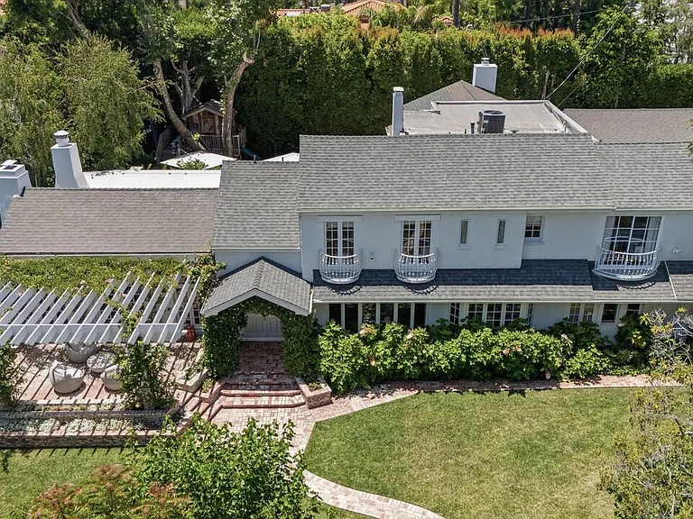 317 S Burlingame Ave — Photo 2