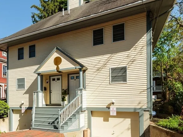 12 Shea Rd, Cambridge, MA 02140