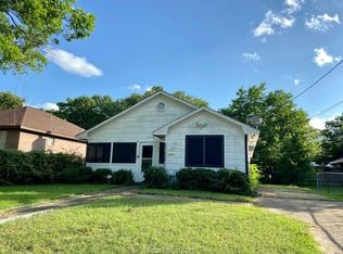 1013 W 16th St, Bryan, TX 77803