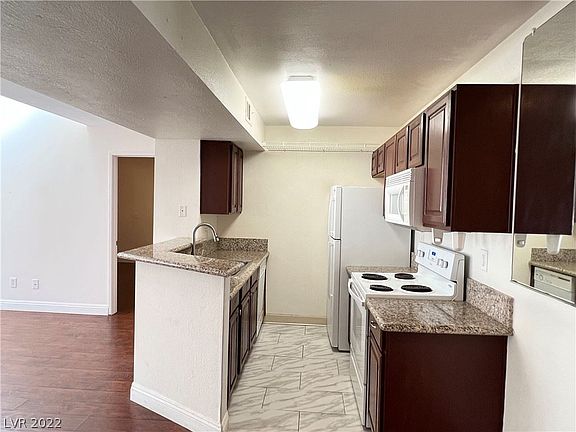 4th image of 5126 S Jones Blvd Unit 208