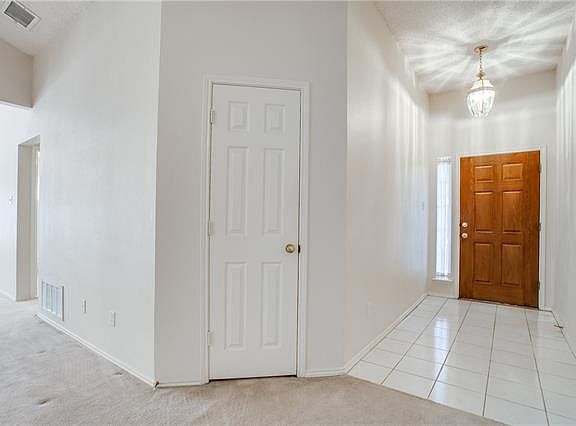 4th image of 2616 Hyacinth Dr