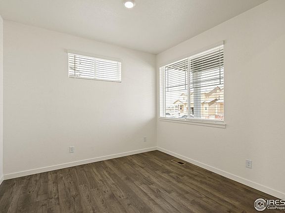 5th image of 4742 Longs Peak St