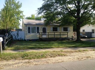 209 Lake Hills Rd, Michigan City, IN 46360