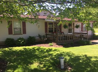 2623 Pleasant Valley Rd NE, New Philadelphia, OH 44663