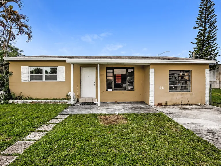 2906 Mayo St — Photo 1