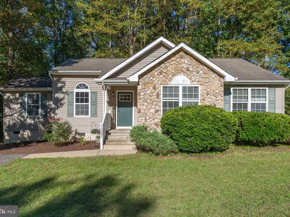 1087 Garner Dr, King George, VA 22485