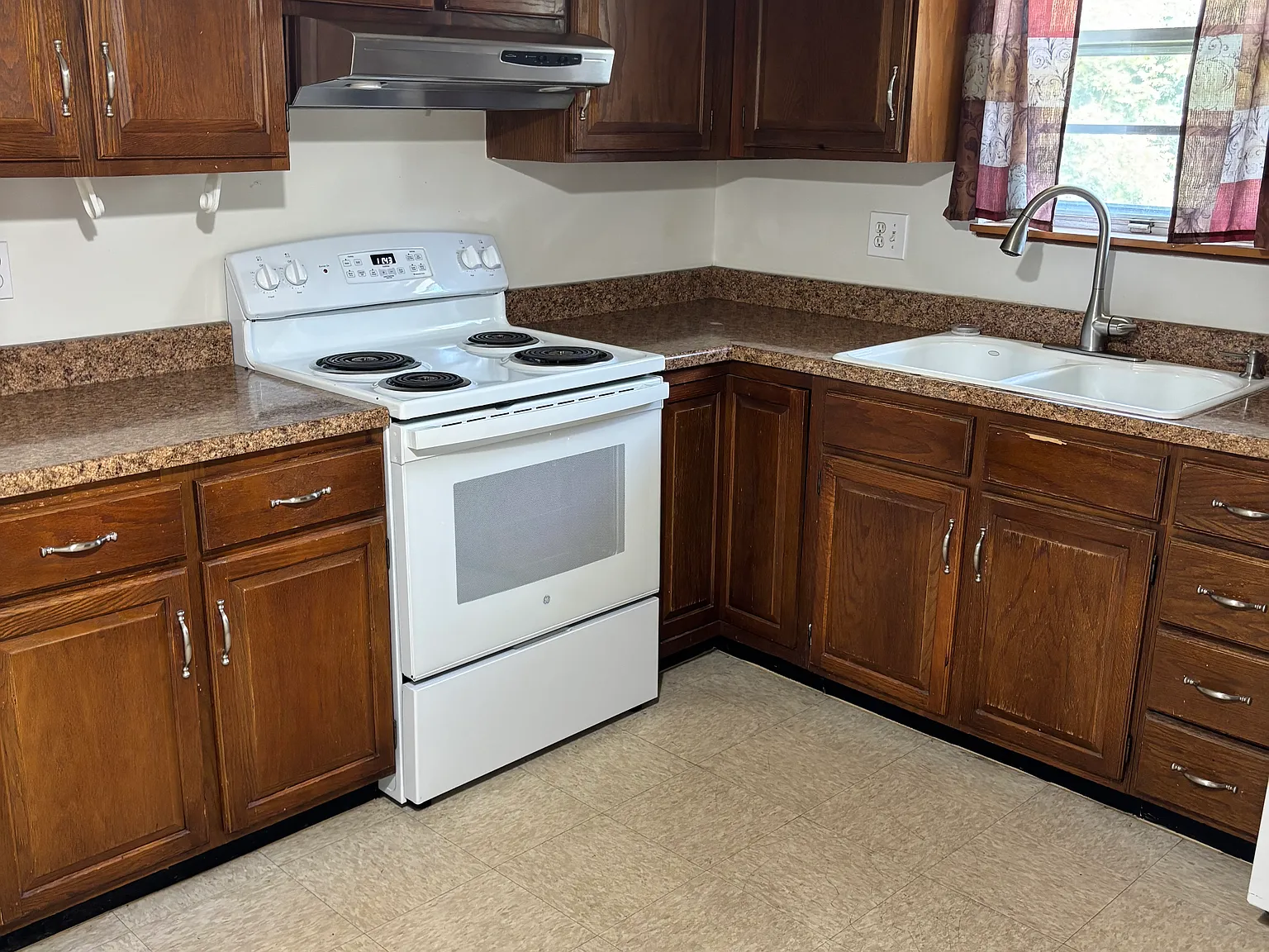 2 bed, $875 — Photo 2