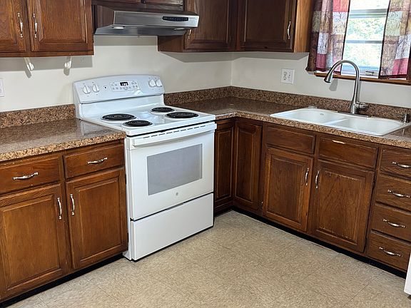2nd image of 1808 Garden Dr #1808