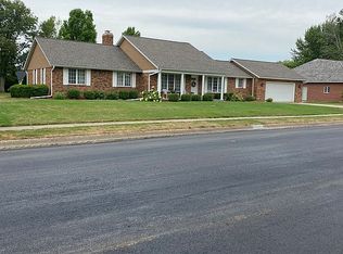 18 Oak Ridge Point, Morton, IL 61550