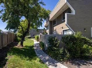 2103 W Steele Ln, Santa Rosa, CA 95403