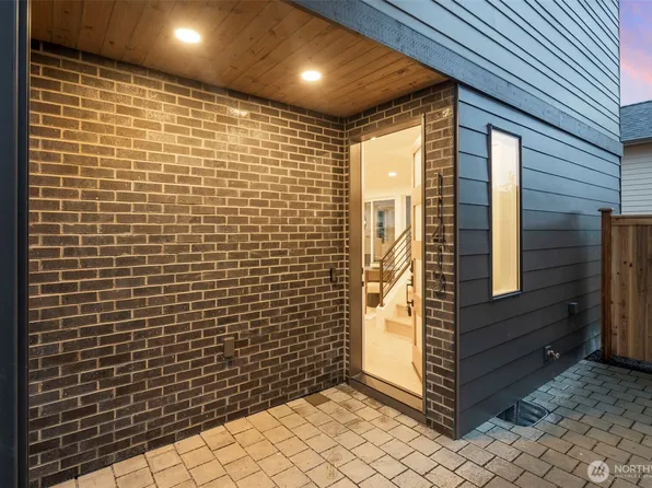 11413 NE 91st Street, Kirkland, WA 98033