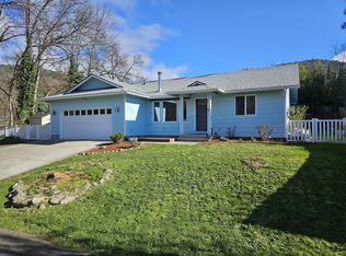 950 NE Dewey Dr, Grants Pass, OR