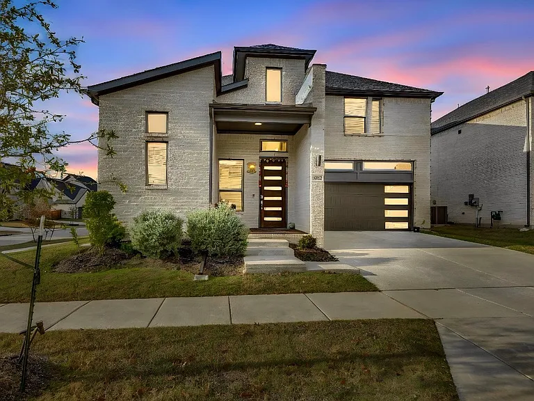 3528 Hollow Pine Dr — Photo 1