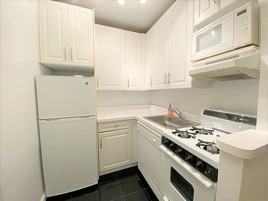 Rented by Corcoran | media 2