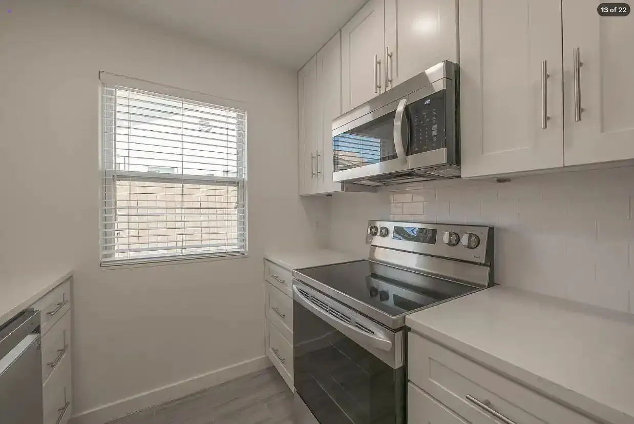 2 bed, 2.0 bath, 1018 sqft, $2,000 — Photo 2