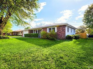 1923 Donna Cir, Lebanon, MO 65536