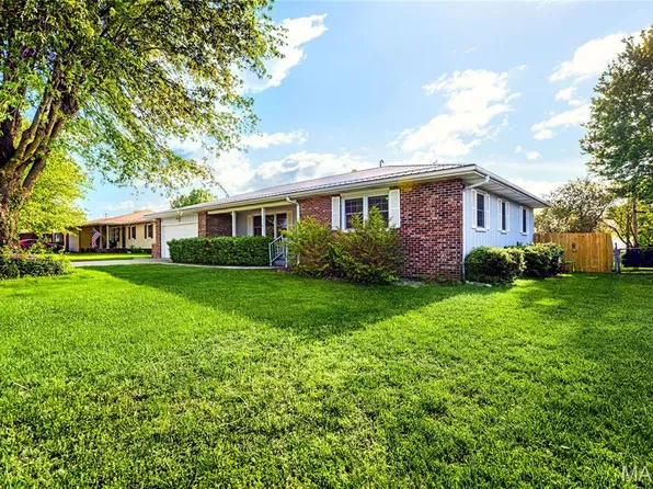 1923 Donna Cir, Lebanon, MO 65536