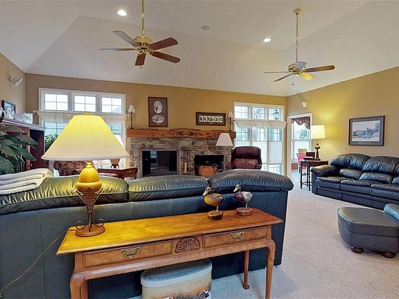 2nd image of 3409 Spruce Ct