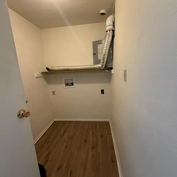 338 Grove St — Photo 7