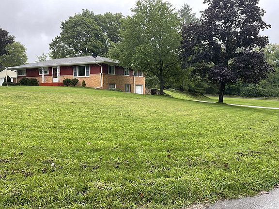 3rd image of 115 W Meadow Heights Ave