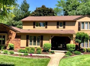 2398 Red Maple Ct, Troy, MI 48098