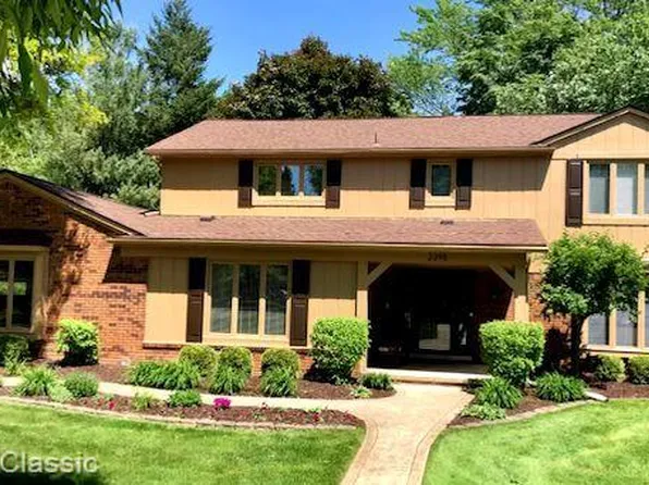 2398 Red Maple Ct, Troy, MI 48098