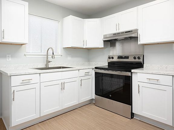 2nd image of 2531 Crestwood Dr #1848-T