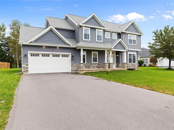 102 Minoa Lakes Dr, Minoa, NY 13116