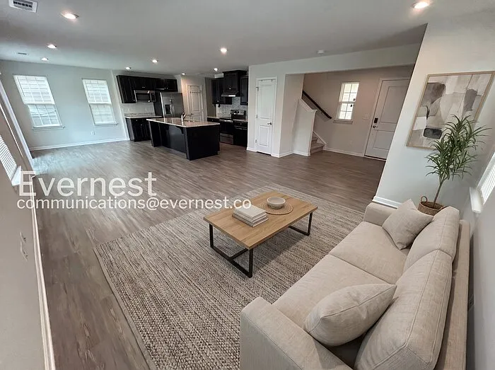 3 bed, 2.0 bath, 1560 sqft, $2,195 — Photo 3