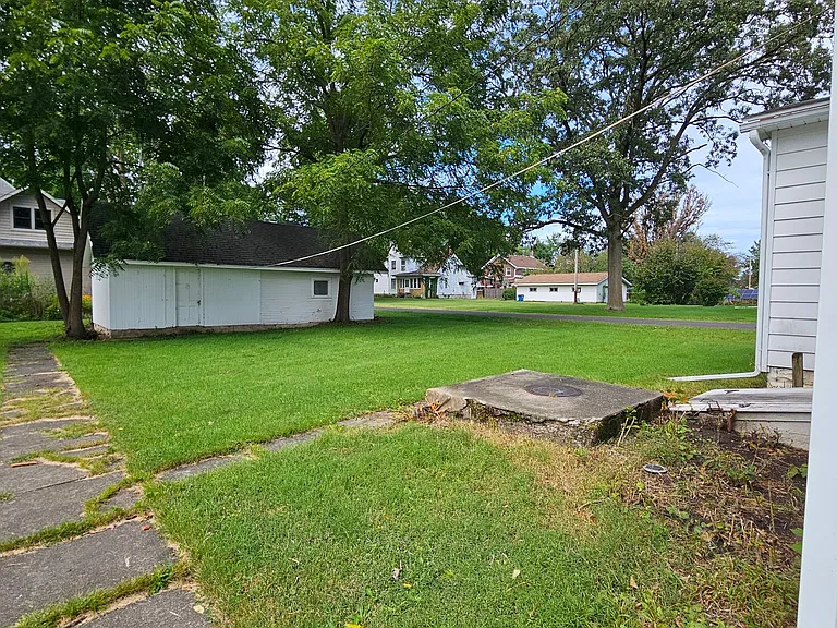 415 N Maple Ave — Photo 4