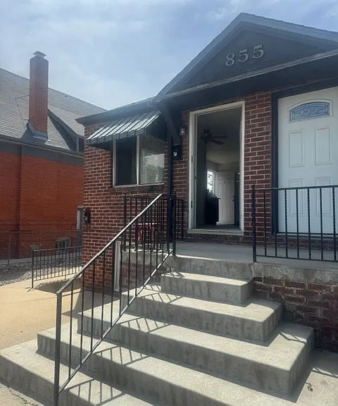 855 S Sherman St #C — Photo 2