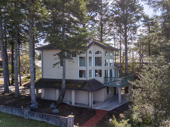 6095 Huckleberry Ln, Tillamook, OR 97141