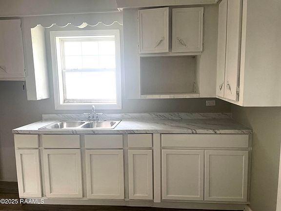 3rd image of 1700 Pine St