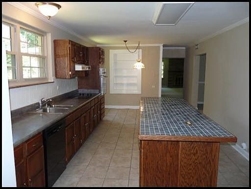 2nd image of 146 N Oakhill Dr